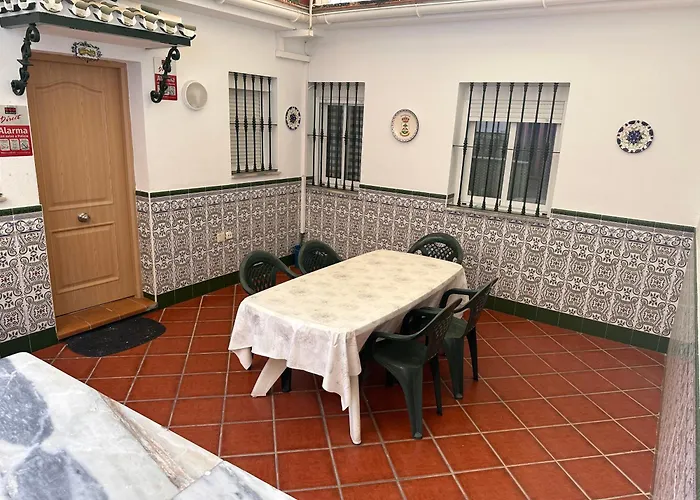 Casa Centro Gran Patio * Фуэнхирола